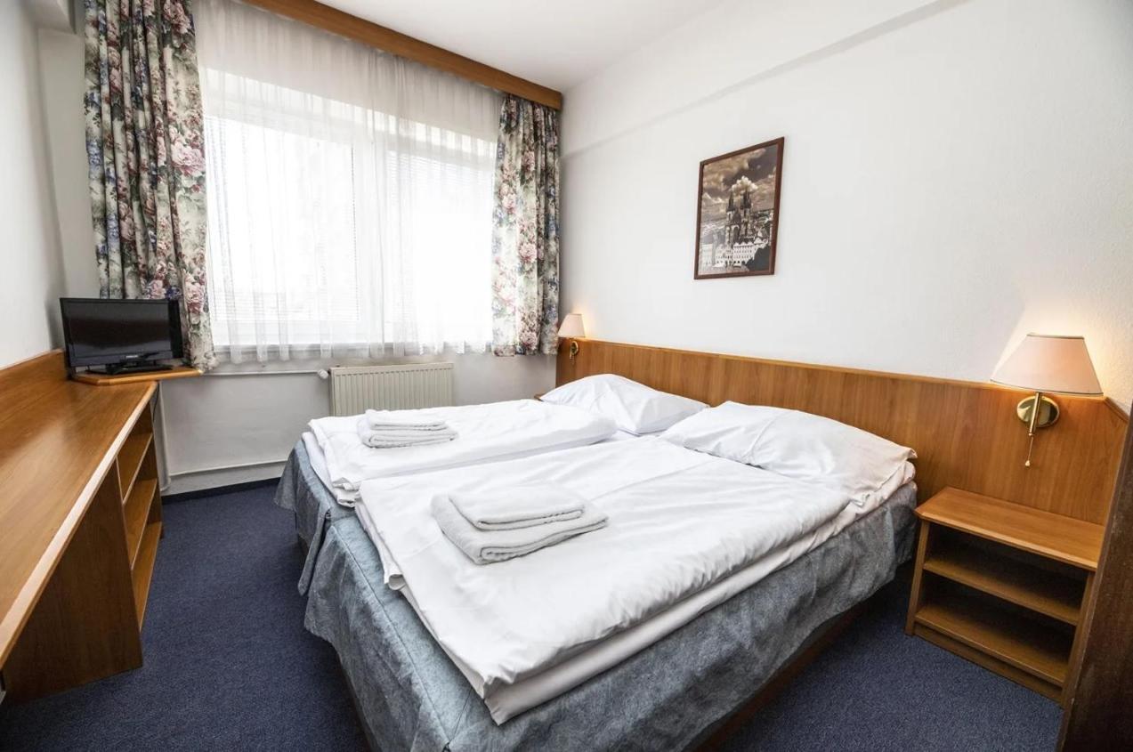 Otel Astra 3*