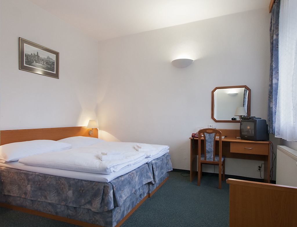 Otel Astra 3*